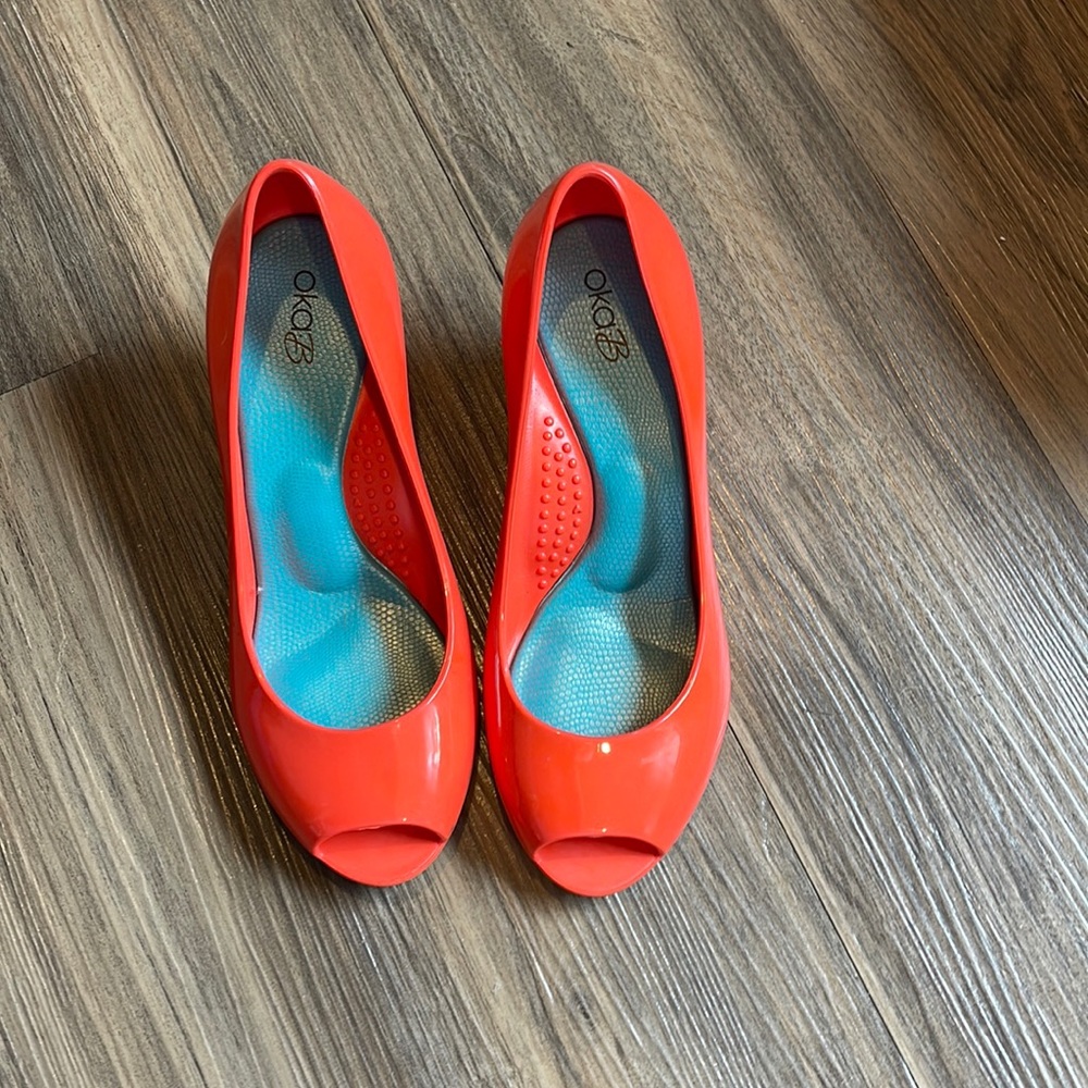OkaB rubber open toe wedge